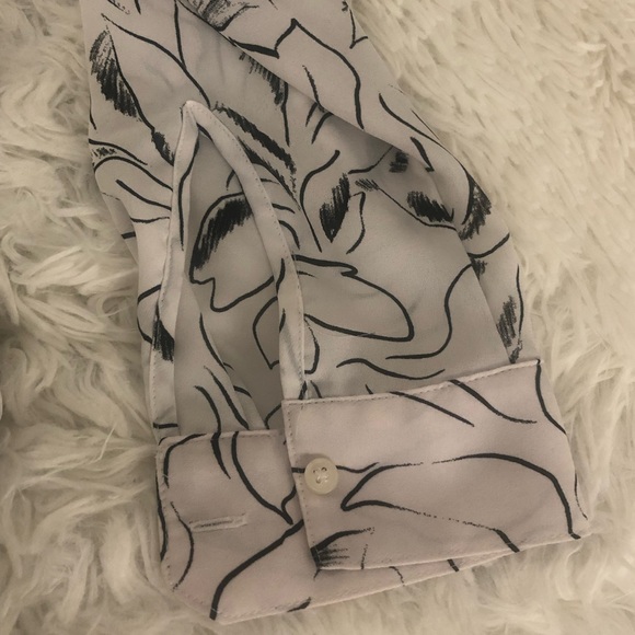 X-Small Floral/Leaf Patterned LOFT Shirt - Picture 3 of 5